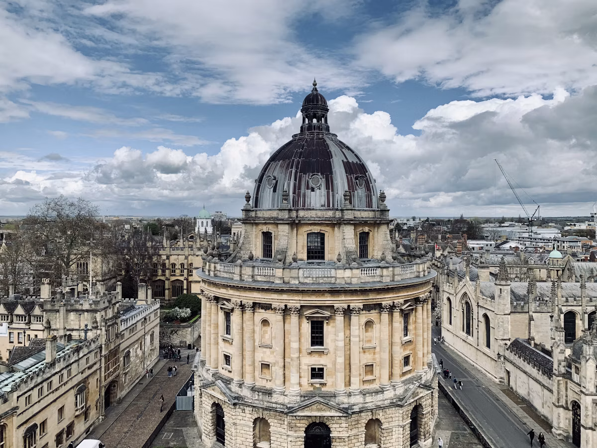 牛津剑桥双学府巡礼 | 英国 康河泛舟+国王学院+哈利波特回廊 1日私享高定游